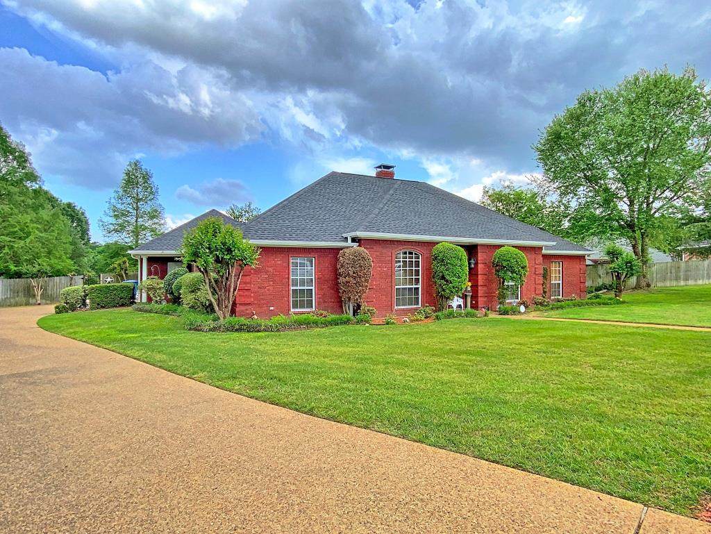 912 Van Winkle Circle - Photo 1