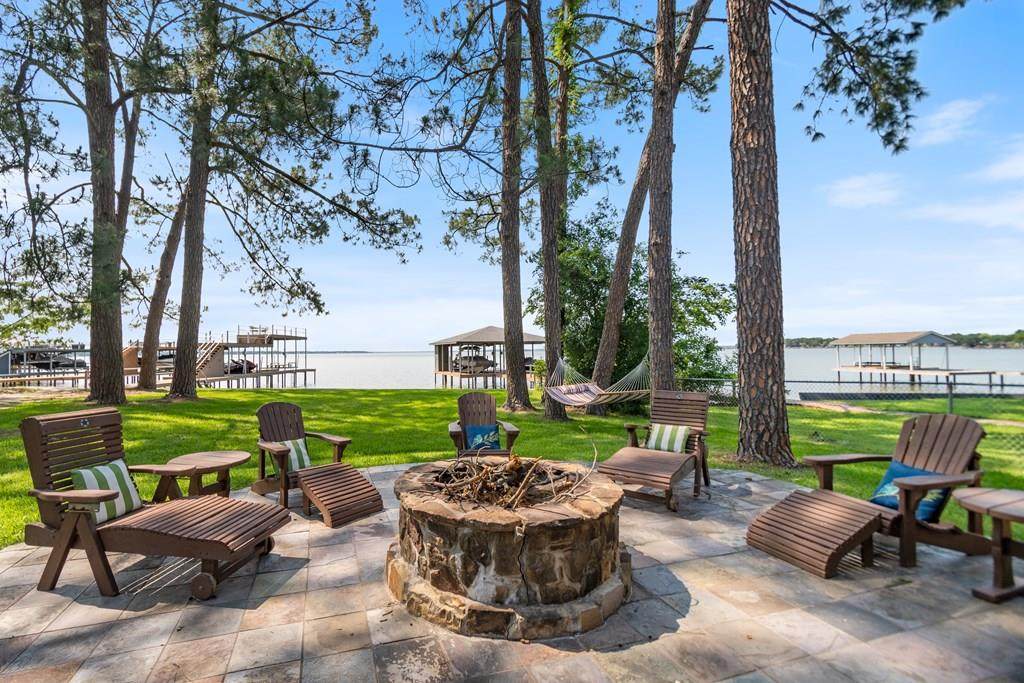 246 Harbor Dr - Photo 1
