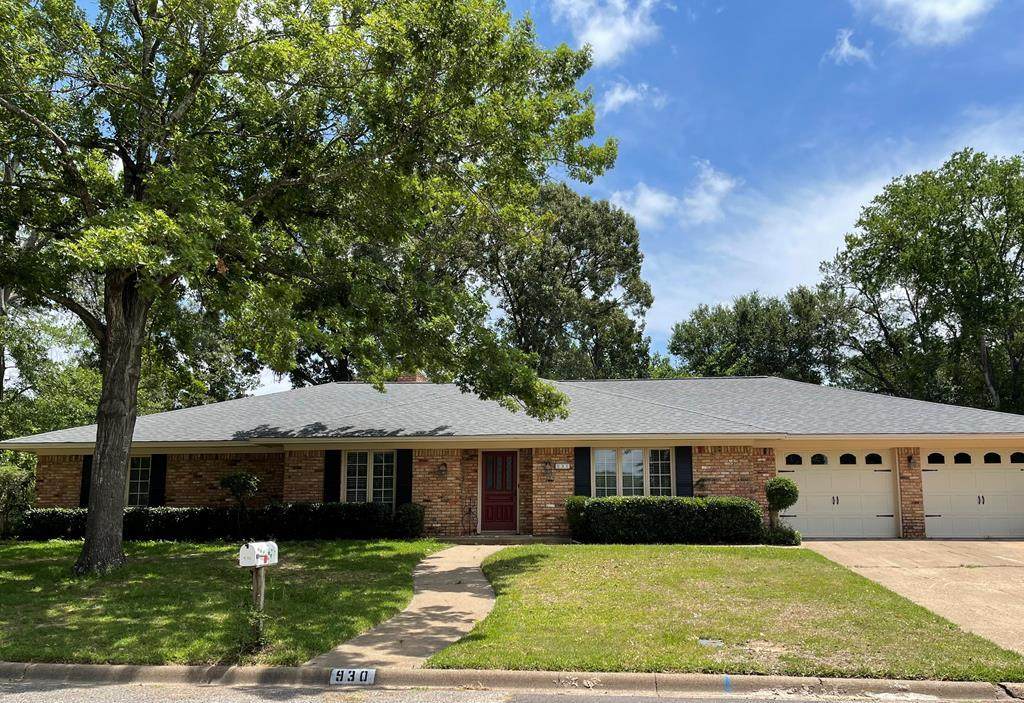 930 Bradley - Photo 1