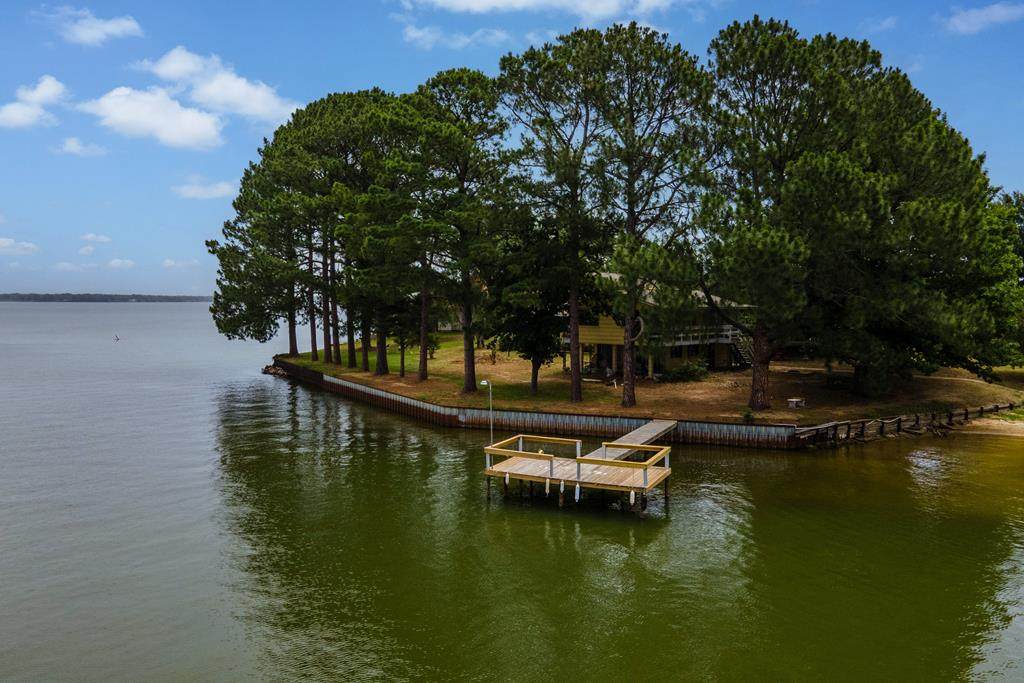 2204 Austin Cir - Photo 1