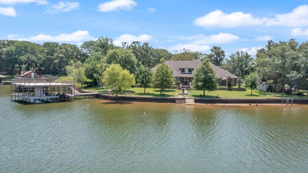 106 Lynne Cir - Photo 1