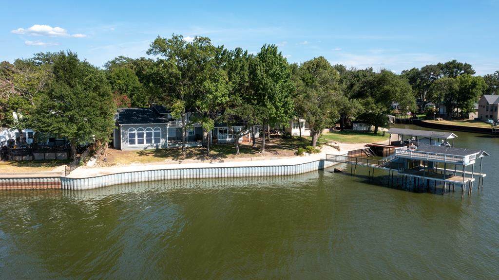 272 Harbor Dr - Photo 1