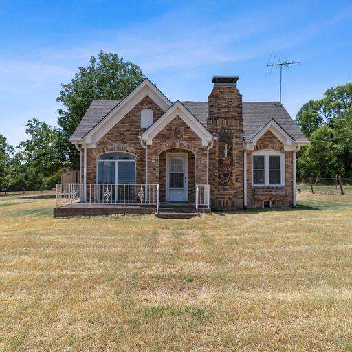 506 Hwy 175 E - Photo 1