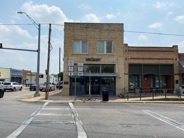 206 E Tyler St - Photo 1