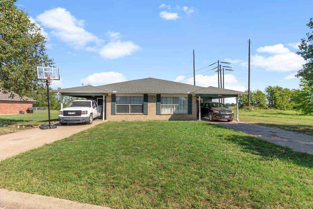 404 W Andrew Dr - Photo 1