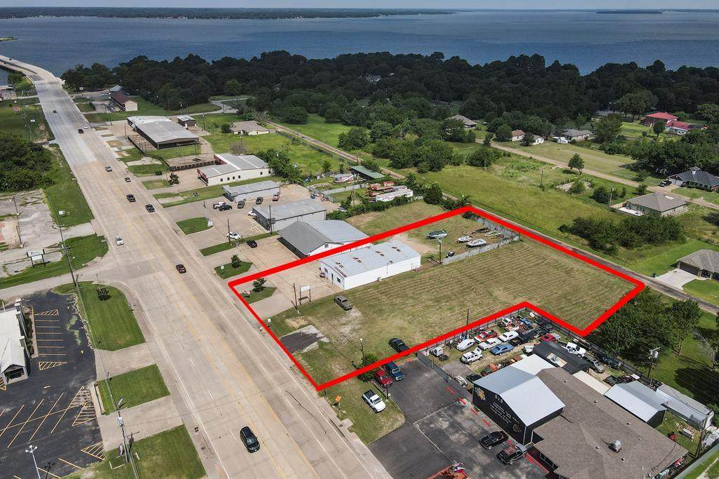 2618 Main St - Photo 1