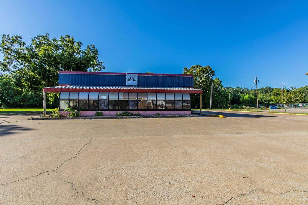 505 Hwy 31 E - Photo 1