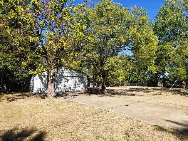 208 Shadowwood - Photo 1