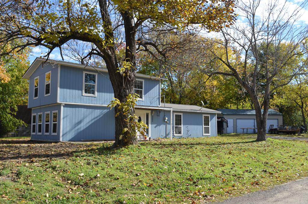 303 Whispering Oaks Trl - Photo 1