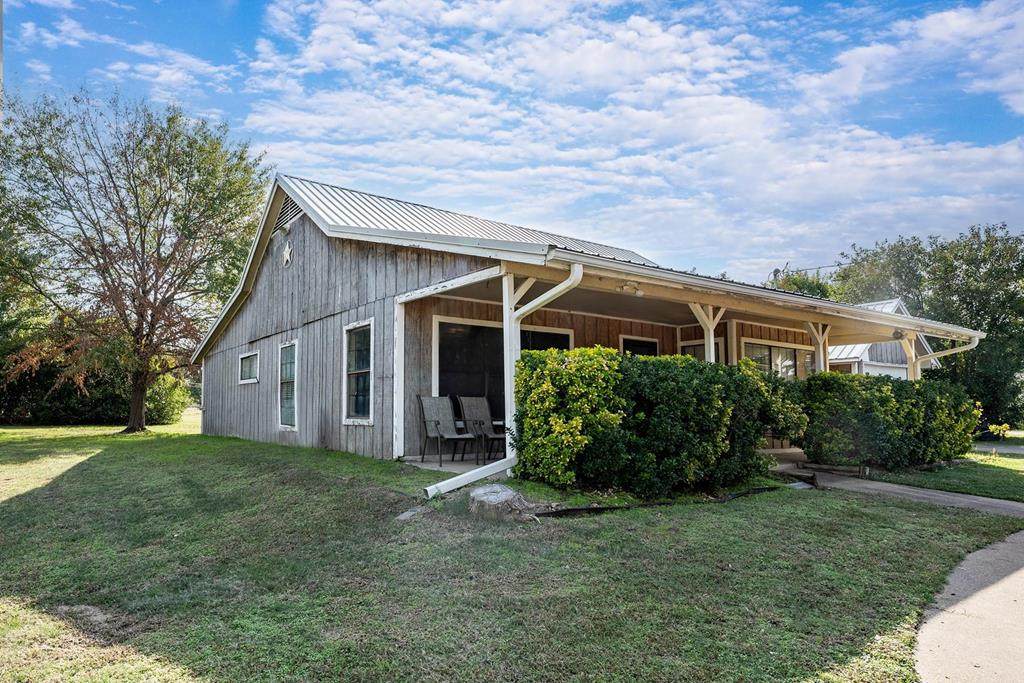236 Autumnwood Trl - Photo 1