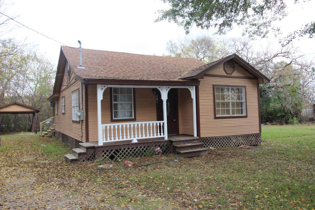 605 Tidmore St - Photo 1