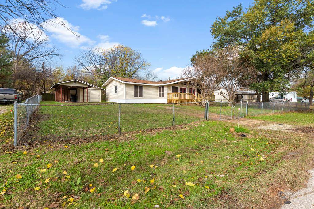 303 Maple Valley - Photo 1