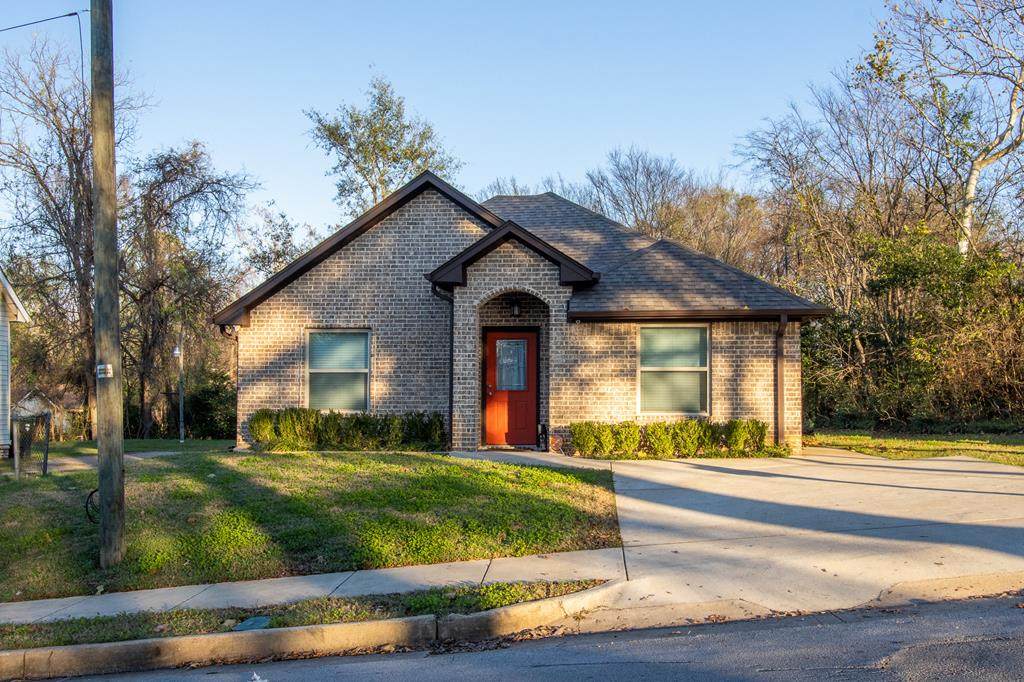 1007 N Border Ave - Photo 1