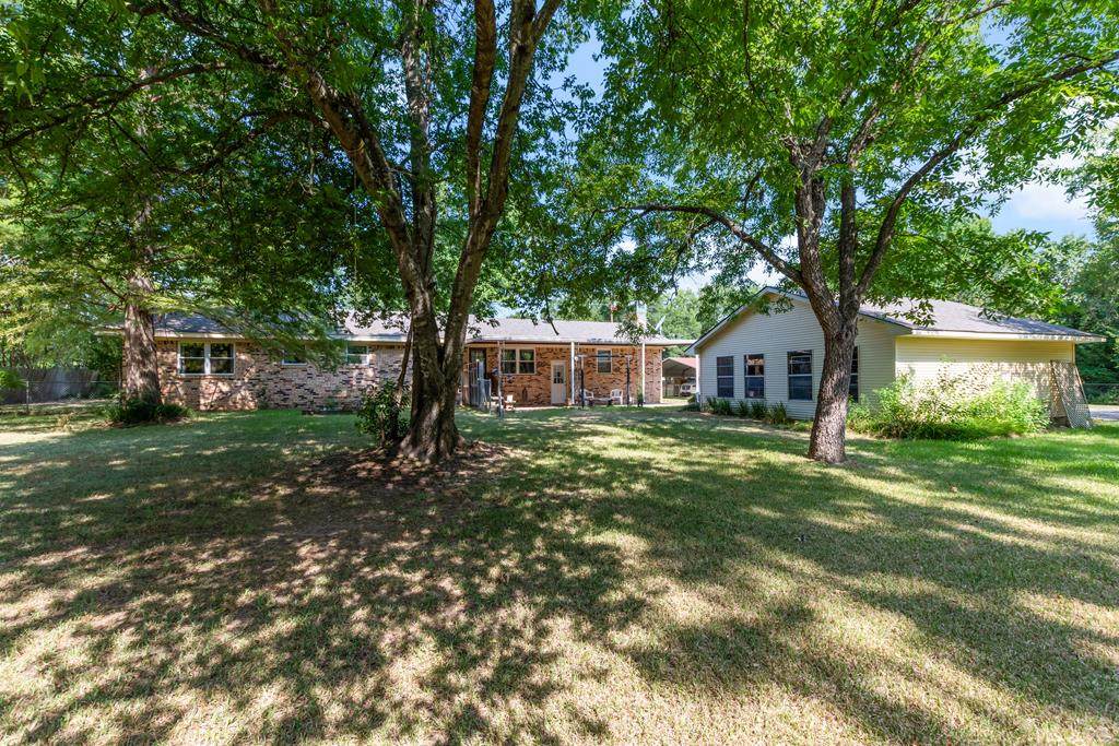 704 N Cedar St - Photo 1