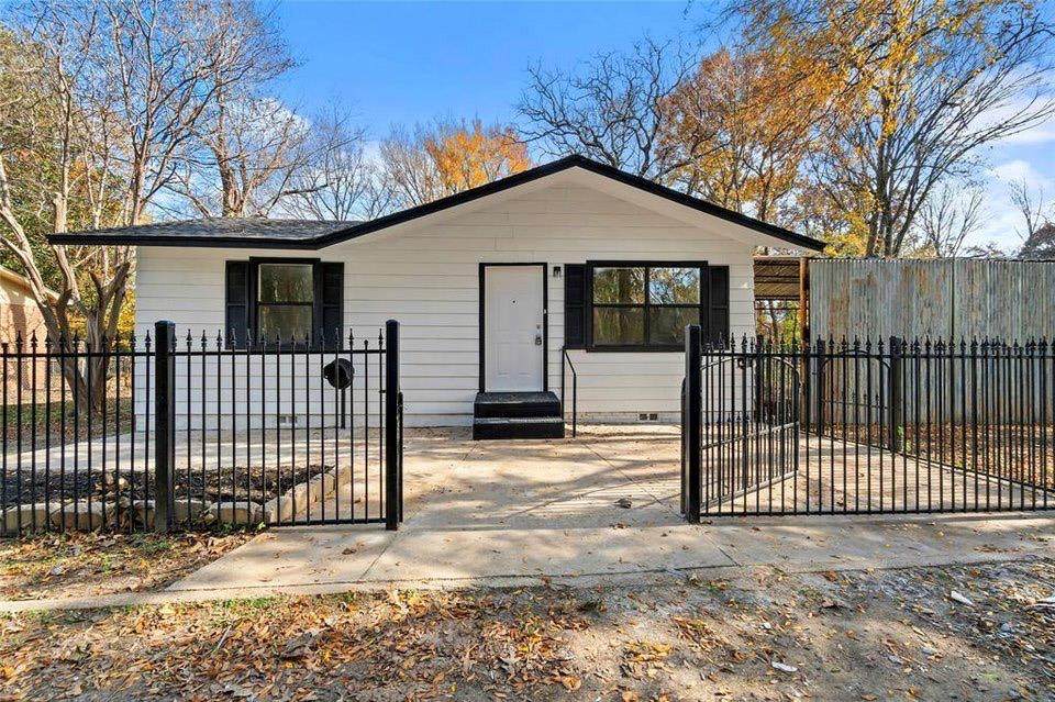320 Wallace - Photo 1
