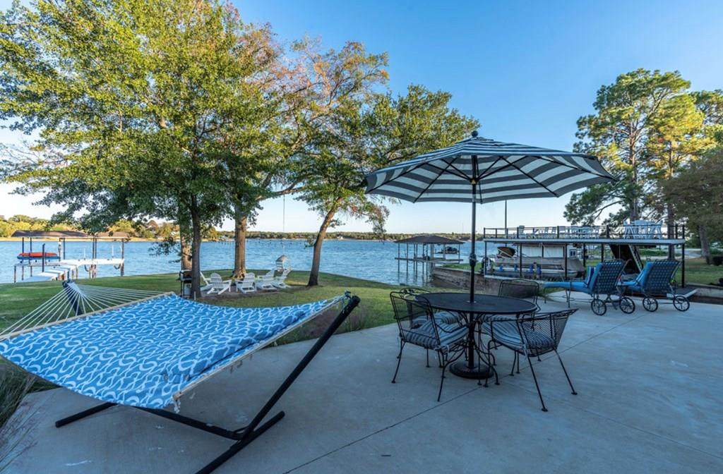210 Pin Oak Dr - Photo 1