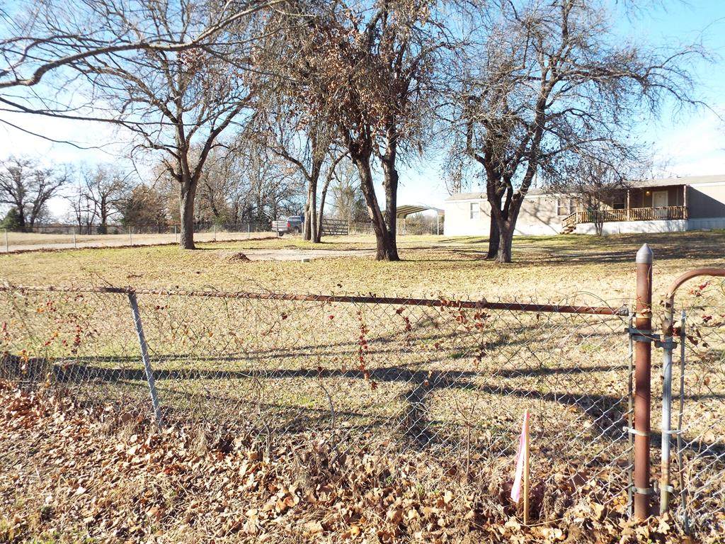 200 Pine St - Photo 1