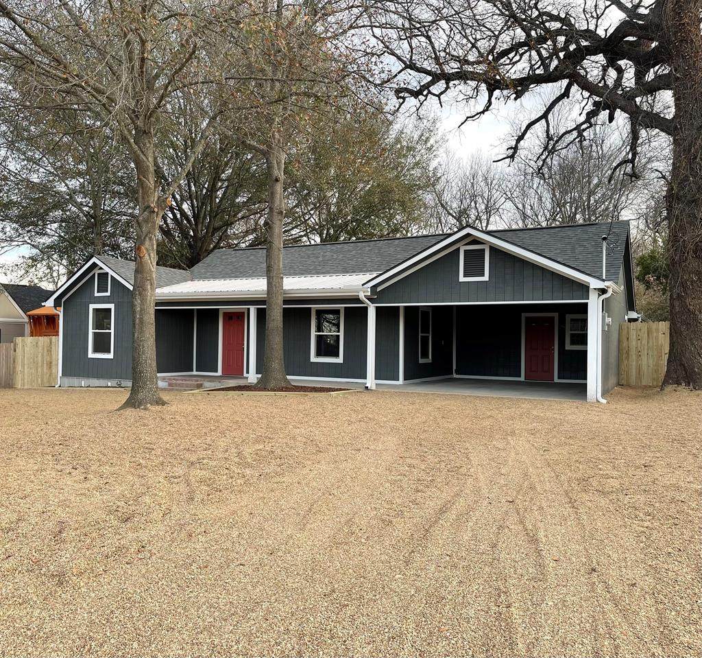 1210 E Tyler St - Photo 1