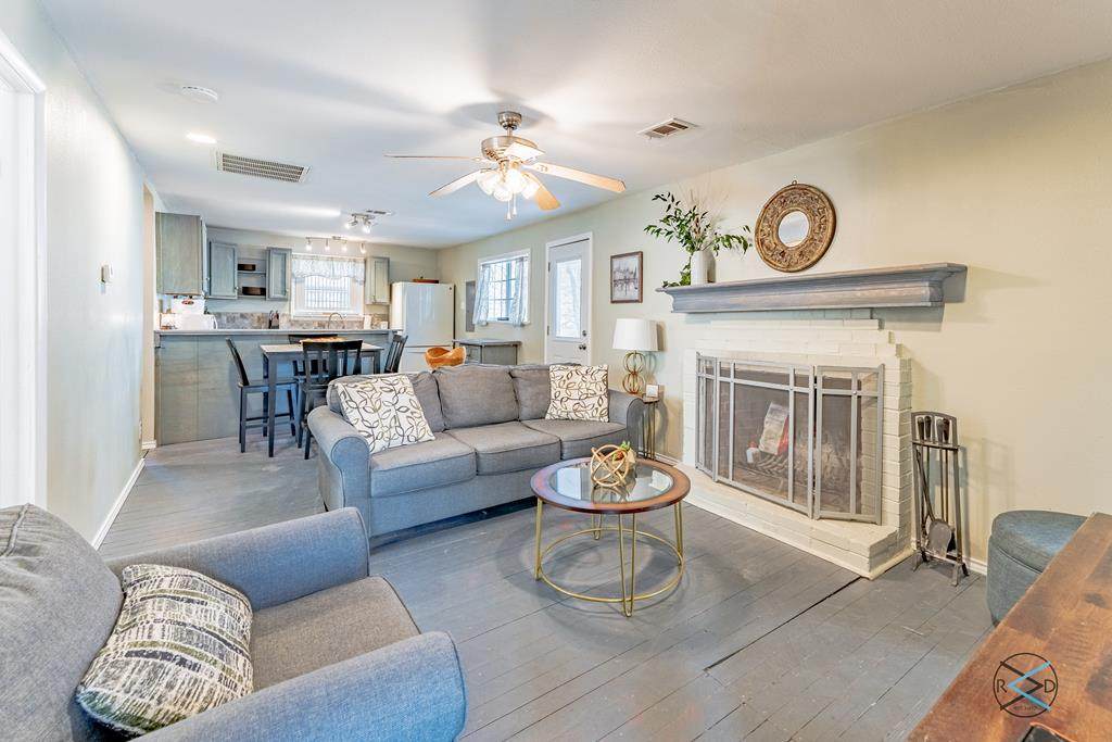 1120 Doe Run Rd - Photo 1