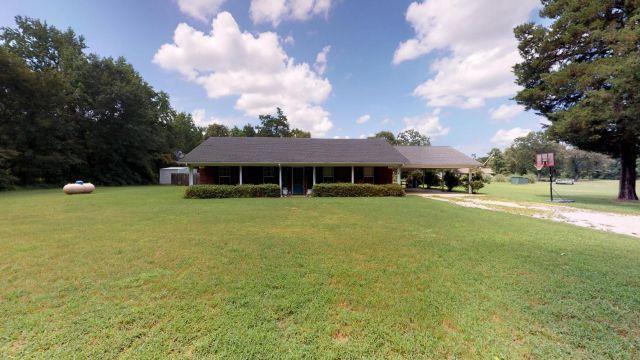 16501 N Elm - Photo 1