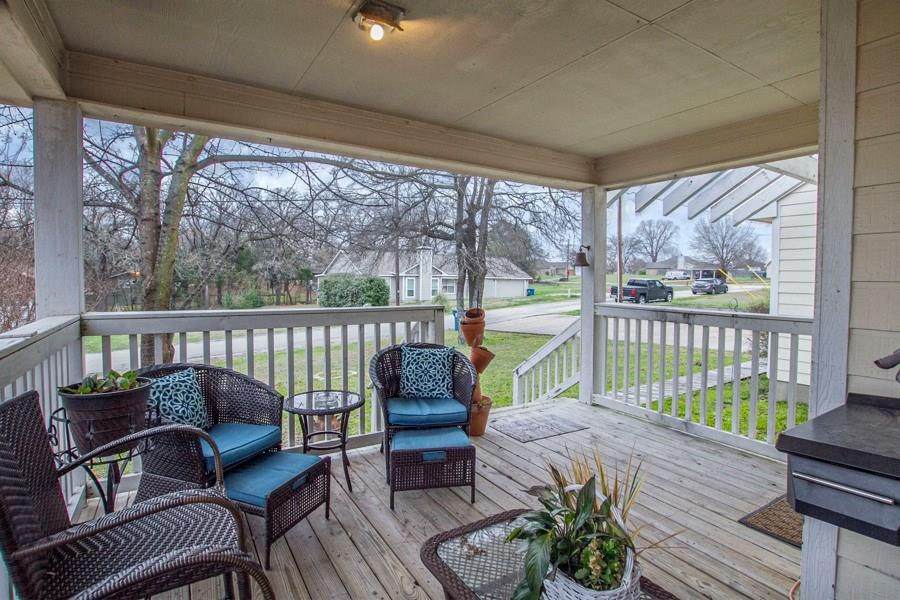 342 Bay Court - Photo 1