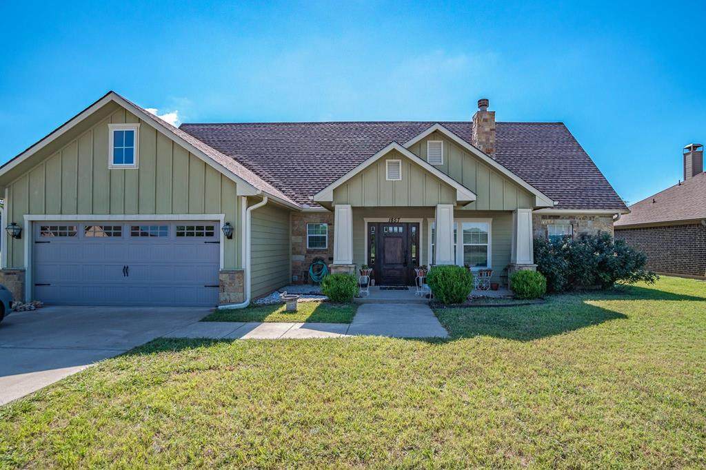 1857 Meadowview - Photo 1