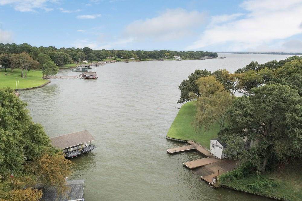 107 Seaside Drive - Photo 1