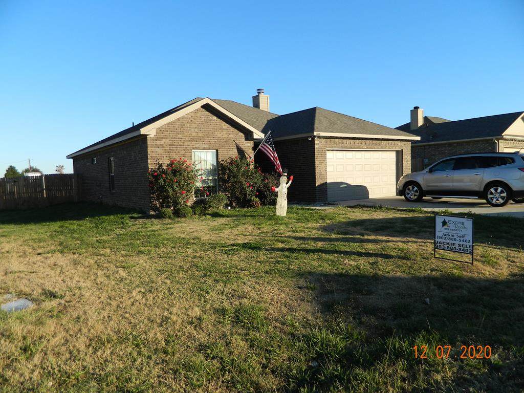 1005 Baker Ln - Photo 1