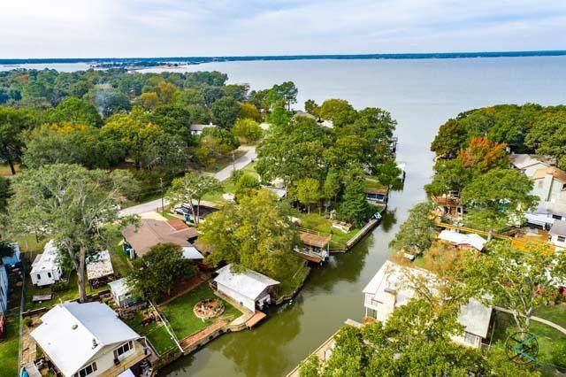 208 Harbor Drive - Photo 1