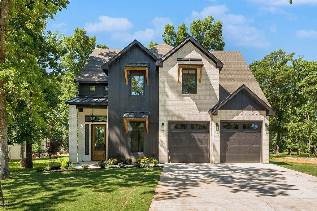 221 Saint Andrews Dr - Photo 1