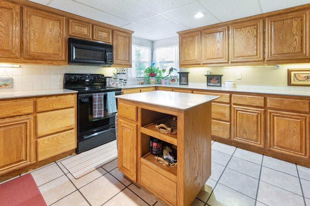 718 Suncrest Dr - Photo 1