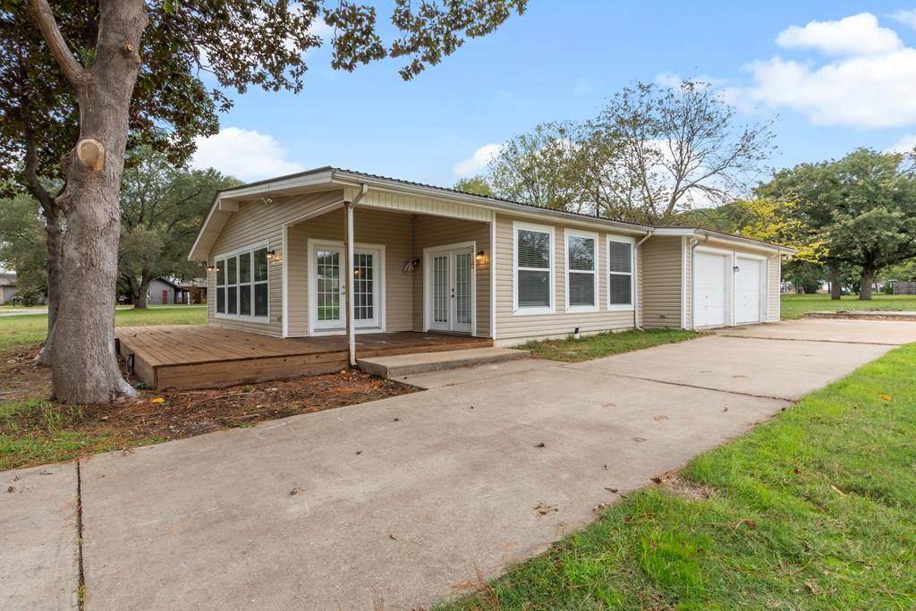 216 Seaside Dr - Photo 1