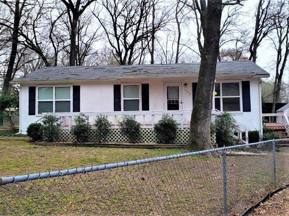 303 Bay Cir - Photo 1