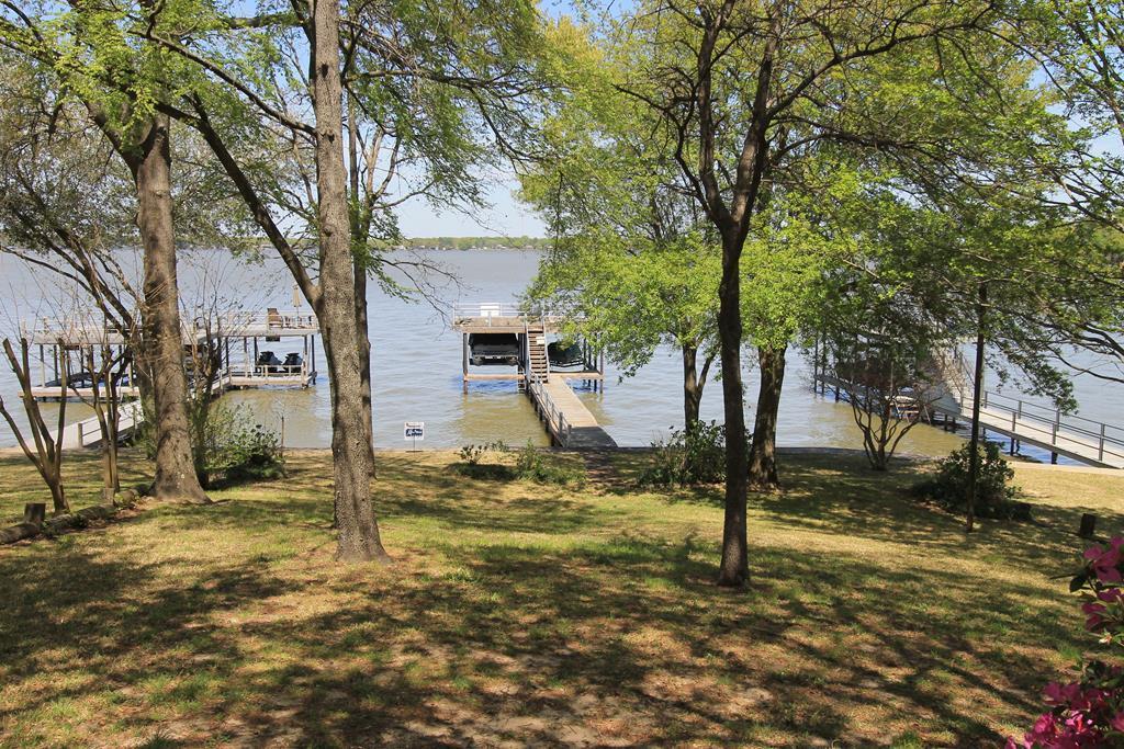 205 Edythe Dee Lane - Photo 1