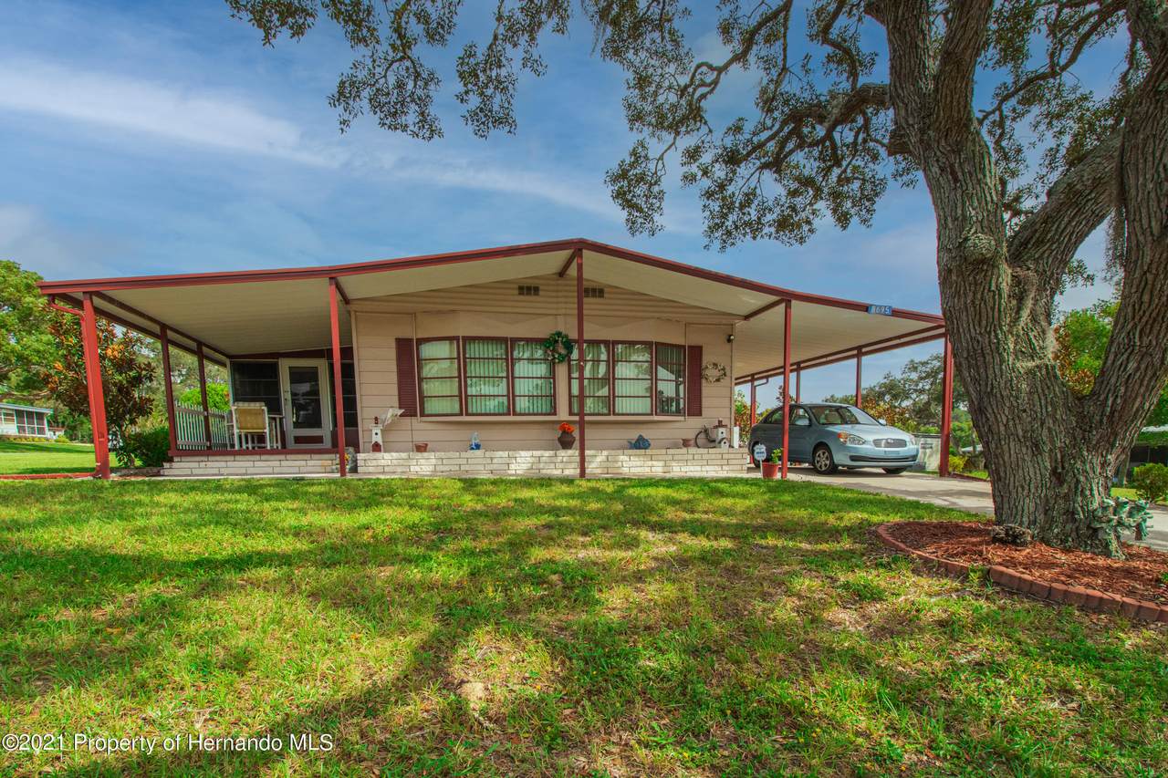 8695 Highpoint Boulevard - Photo 1