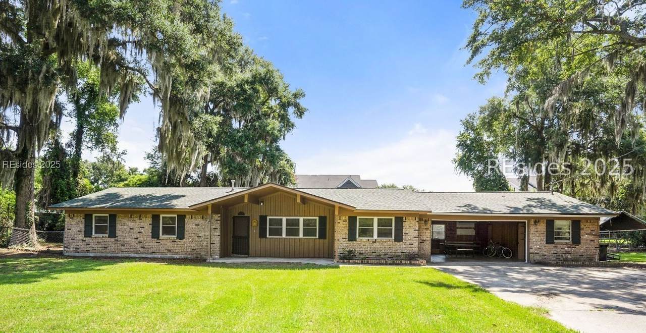 2525 Azalea Drive - Photo 1
