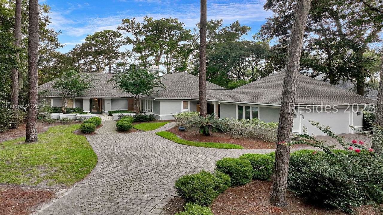 143 Victoria Drive - Photo 1