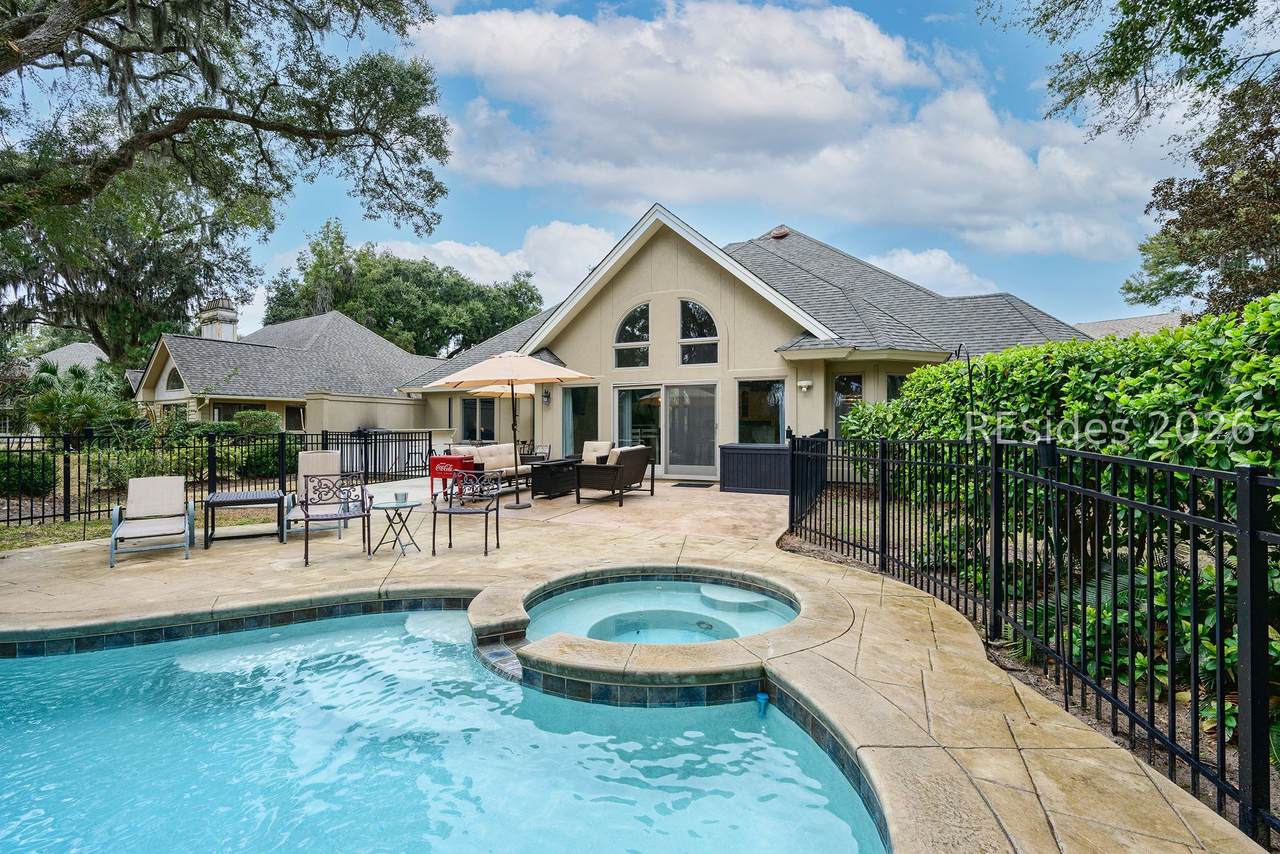 8 Old Fort Way - Photo 1