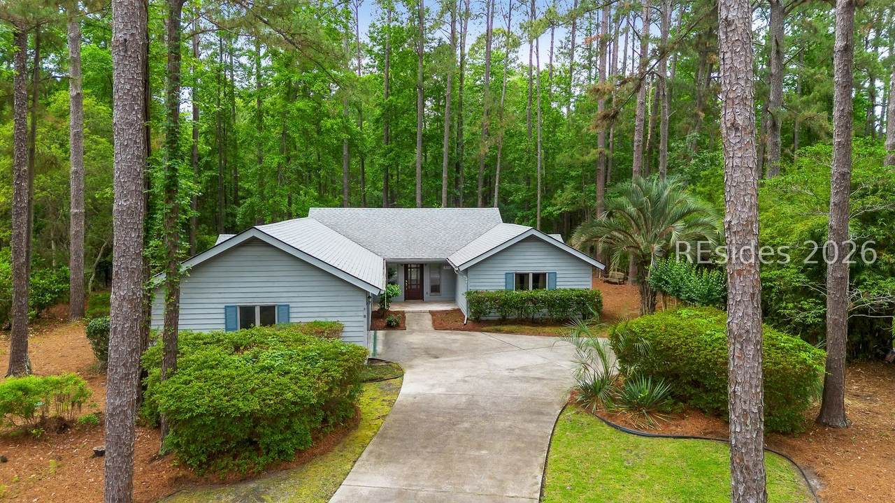 211 White Oaks Circle - Photo 1