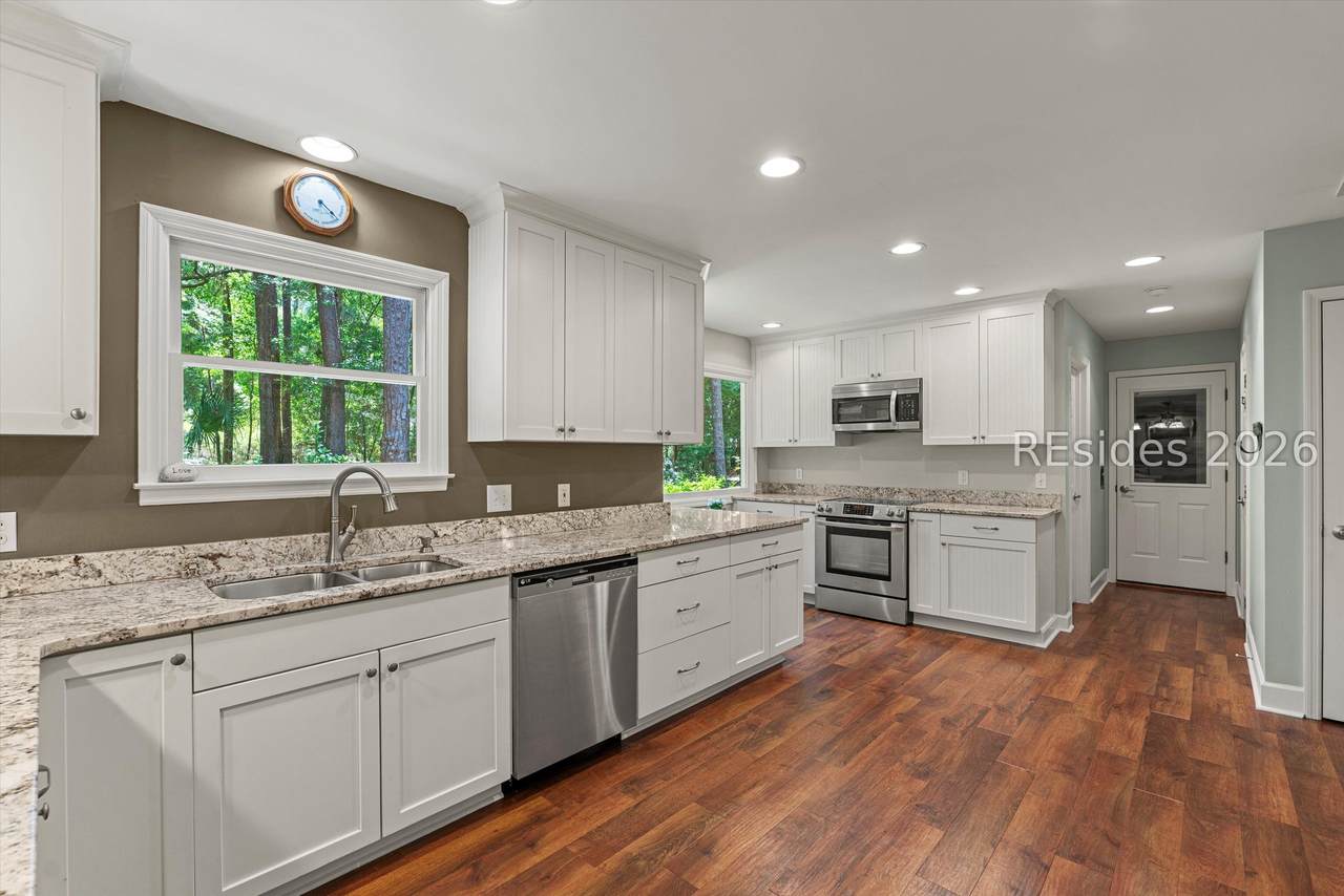 54 Edgewood Drive - Photo 1