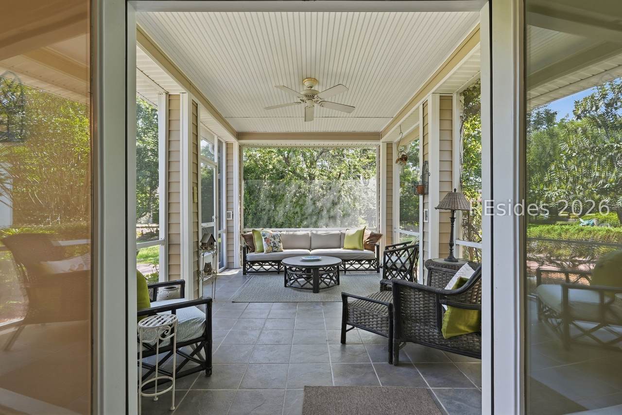 82 Hampton Circle - Photo 1