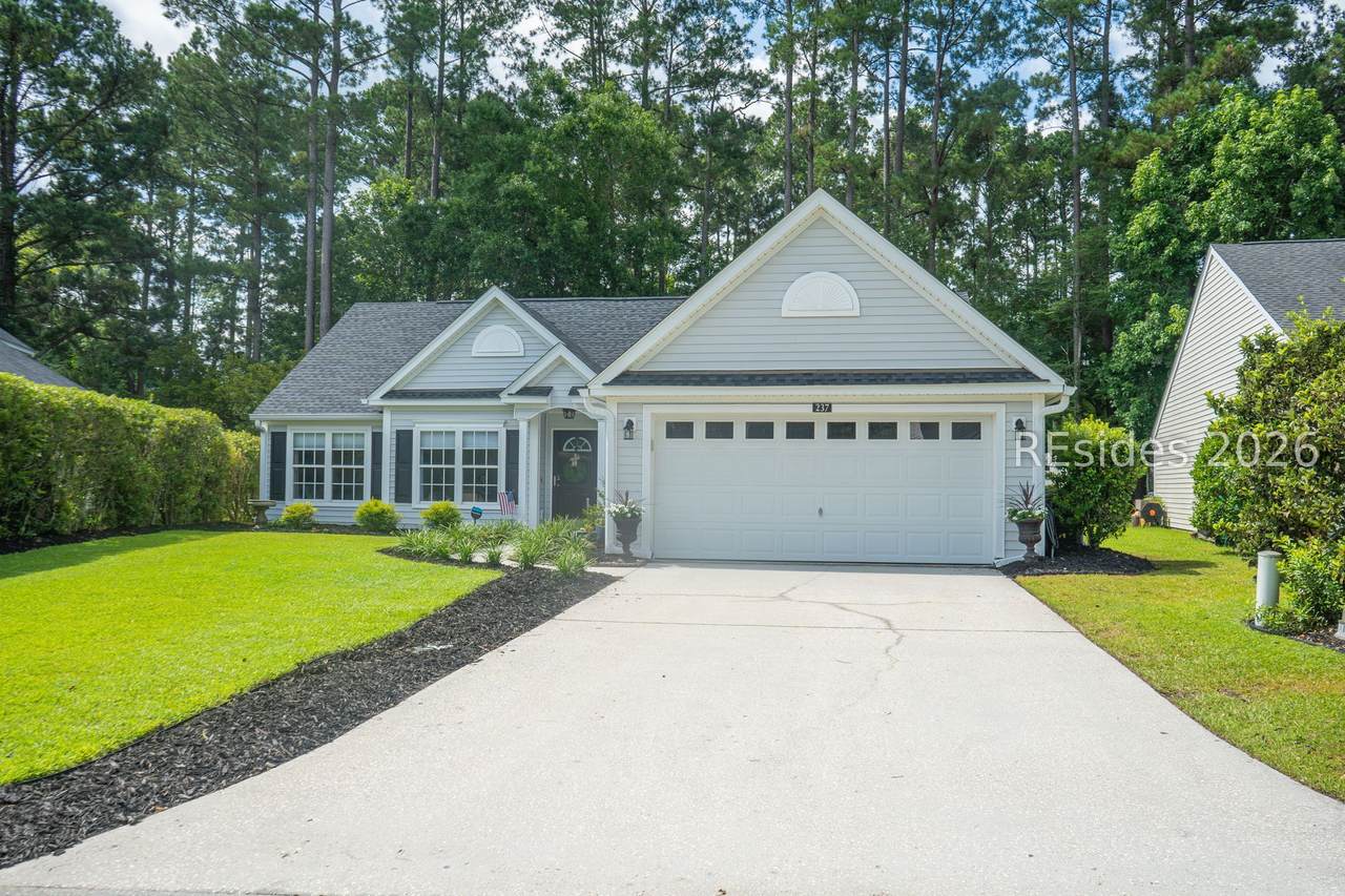 237 Hitching Post Crescent - Photo 1