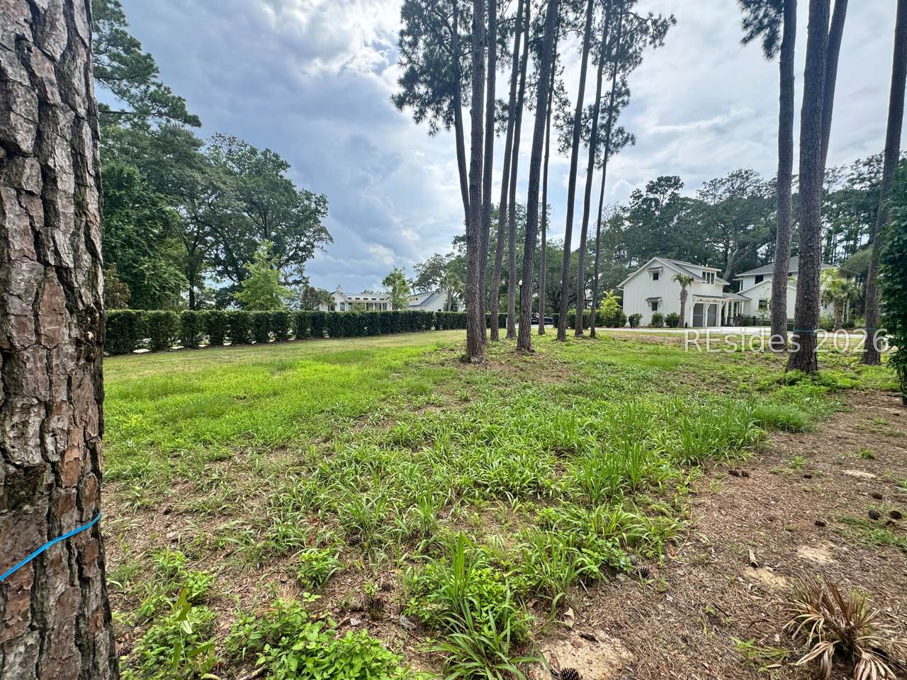 211 Harborview Drive - Photo 1