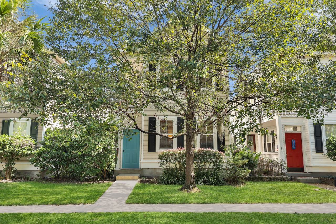 149 Regent Avenue - Photo 1