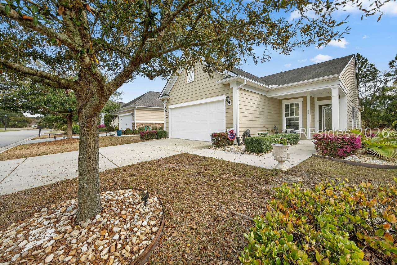 320 Gleneagle Court - Photo 1