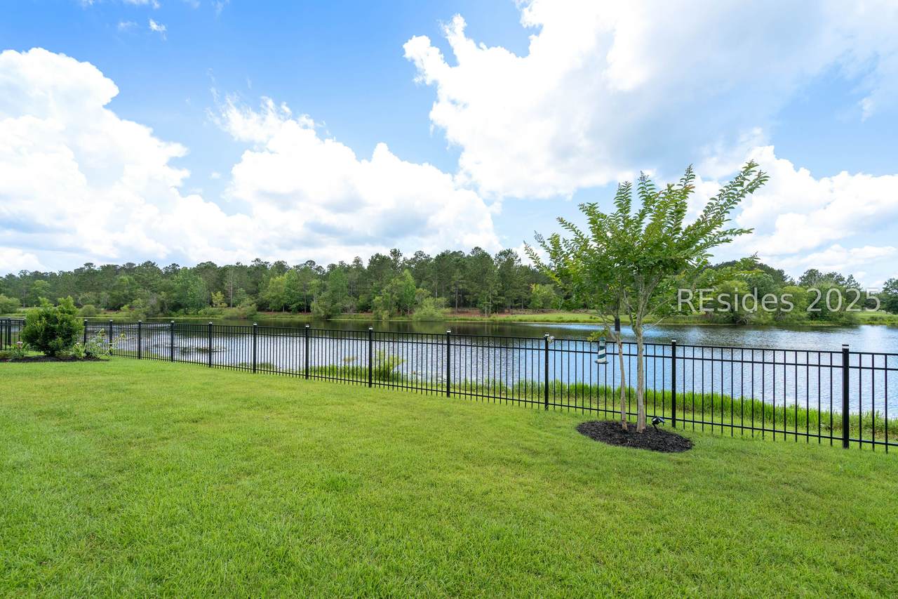 327 River Oak Way - Photo 1