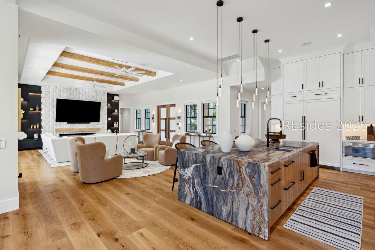 44 Lancaster Boulevard - Photo 1