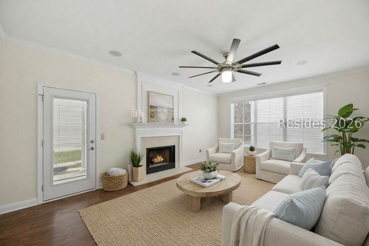 624 College Park Circle - Photo 1
