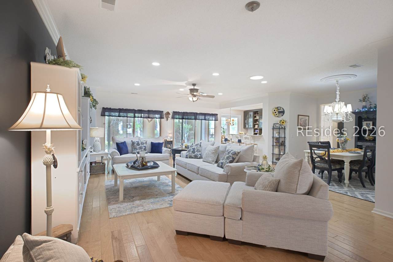 179 Hampton Circle - Photo 1