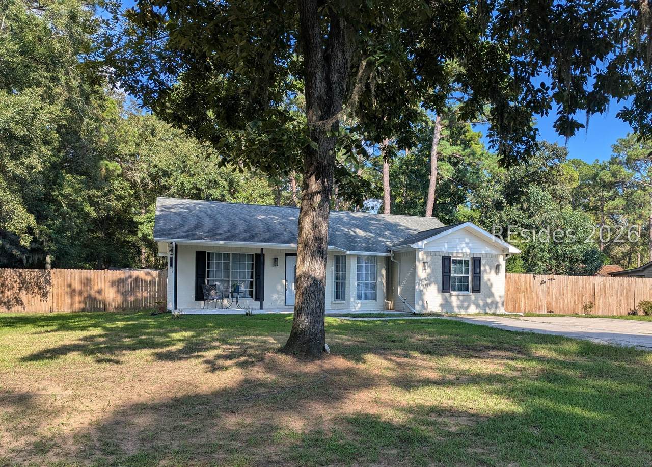 212 Middle Road - Photo 1